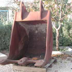 BENNA TIPO ROCCIA PER ESCAVATORE 30/35 ton