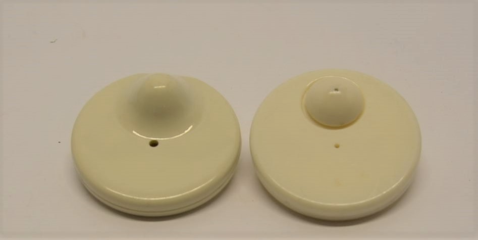 0710 -- 000 (768) STOCK PLACCHE ANTITACCHEGGIO RIGIDE CON CHIODINI - 500 PEZZI - immagine 1