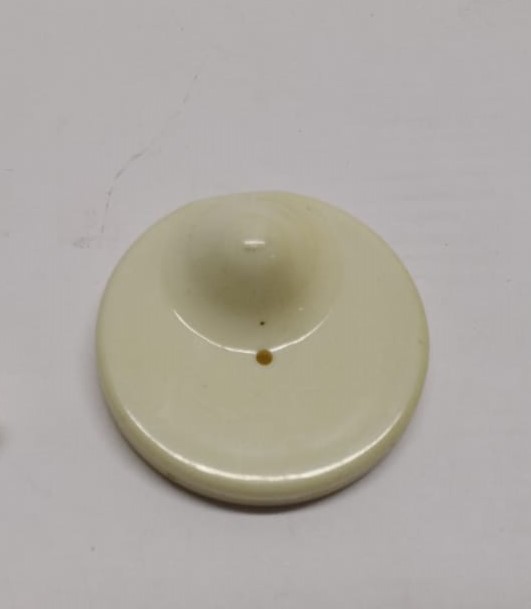 0891 -- 000 (1249) STOCK PLACCHE ANTITACCHEGGIO RIGIDE COLOR PANNA - 500 PEZZI - immagine 1