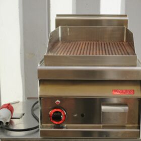 PIASTRA ELETTRICA RIGATA LOTUS mod. FTR - 4ET cod. 07060433