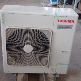 Condizionatore d'aria unità esterna Toshiba mod. RAV-SP804ATP-E
Matricola: 32500047