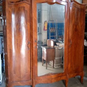 CAMERA DA LETTO IN NOCE IMPIALLACCIATO