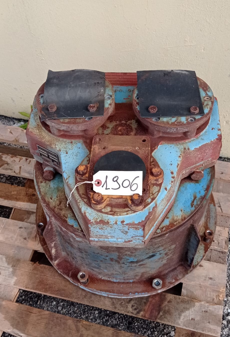 1906 -- 000 (2445) ACCOPPIATORE 3 POMPE- MOTORE ELETTRICO mod. AM320 RAPPORTO 1.3:1 - immagine 1