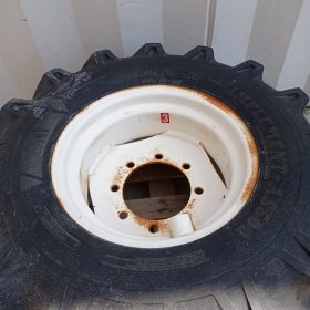 PNEUMATICO FUORISTRADA BKT 405/70-20 CON CERCHIO