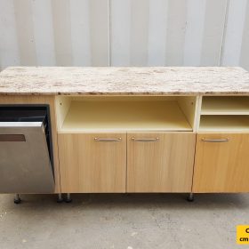RETROBANCO CON TOP IN MARMO, SPORTELLO INOX PER PATTUMIERA E TRE ANTE