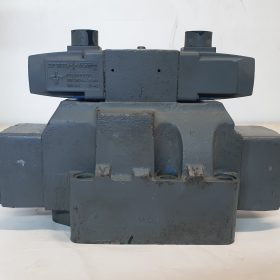 DISTRIBUTORE ELETTROPILOTATO SPERRY VICKERS TIPO DG5S H8 2N 1 UB 12 S300