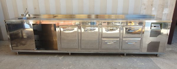 BANCO FRIGO 2 SPORTELLI + 4 CASSETTI CON LAVELLO, POSTAZIONE LAVABICCHIERI E MACCHINA DEL CAFFE'