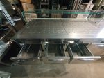 BANCO PER GASTRONOMIA CON PIANO CALDO (2 MT + 2 MT) + BASE CON 4 SPORTELLI E 6 CASSETI REFRIGERATI CON MOTORE REMOTO - immagine 4