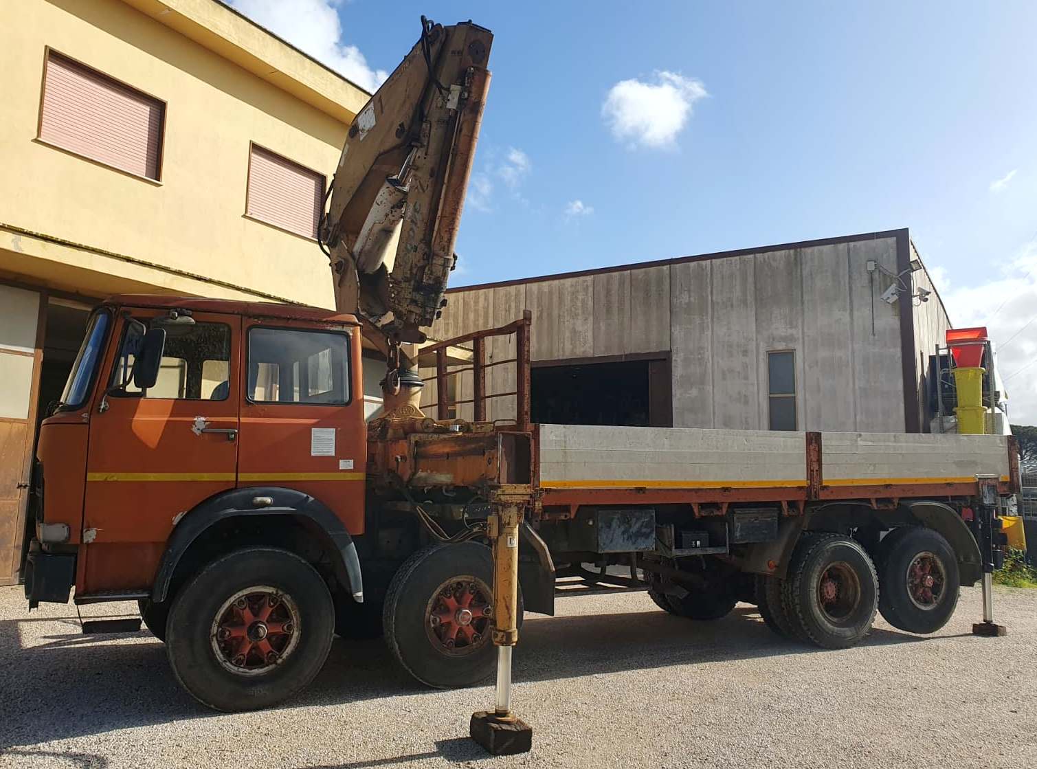 3259 -- 000 (3847) AUTOCARRO FIAT 691N CASSONE FISSO E GRU mod. PM 34003 CON 3 SFILI IDRAULICI + 1 MANUALE - COMPLETA DI LIBRETTO ISPESL - immagine 1